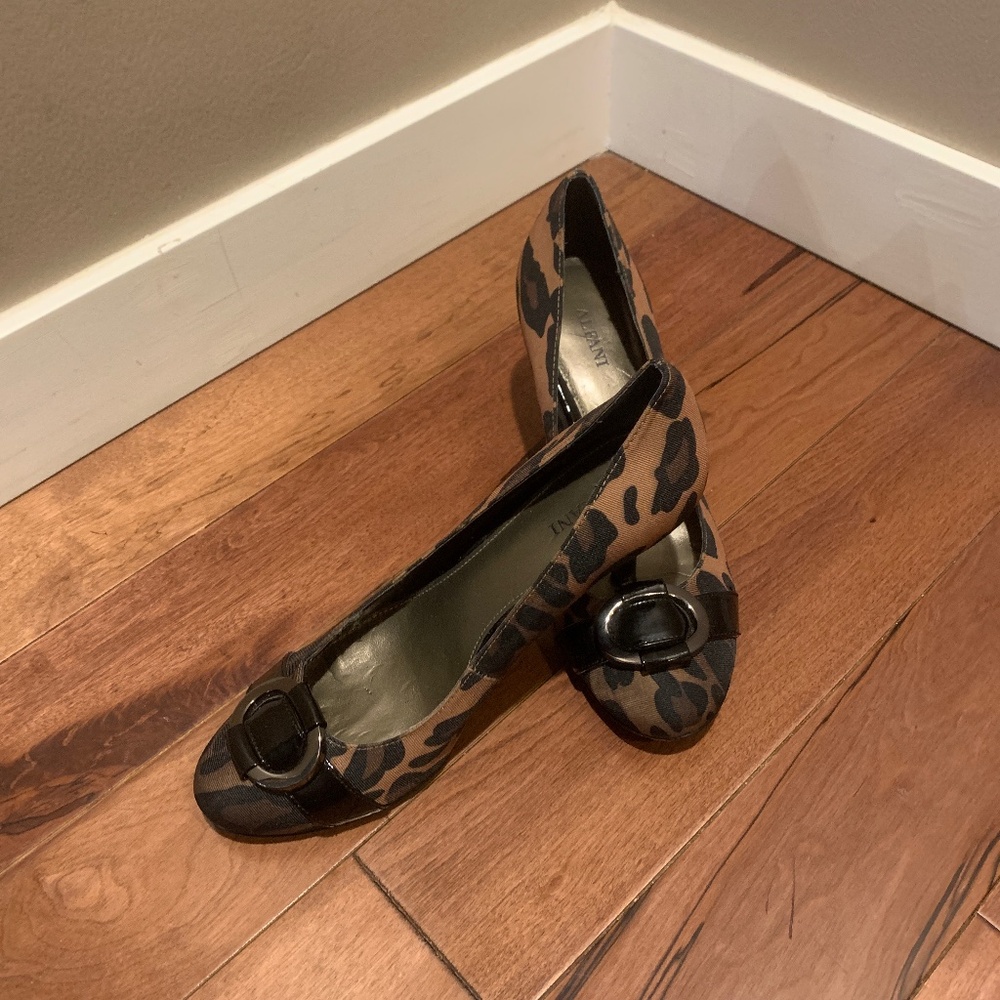 Alfani  pumps size 7.5 leopard print